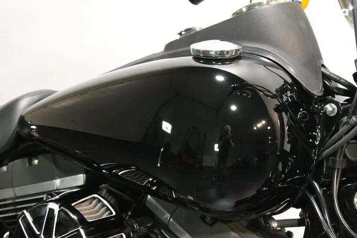 Harley-Davidson FXDB Image 2